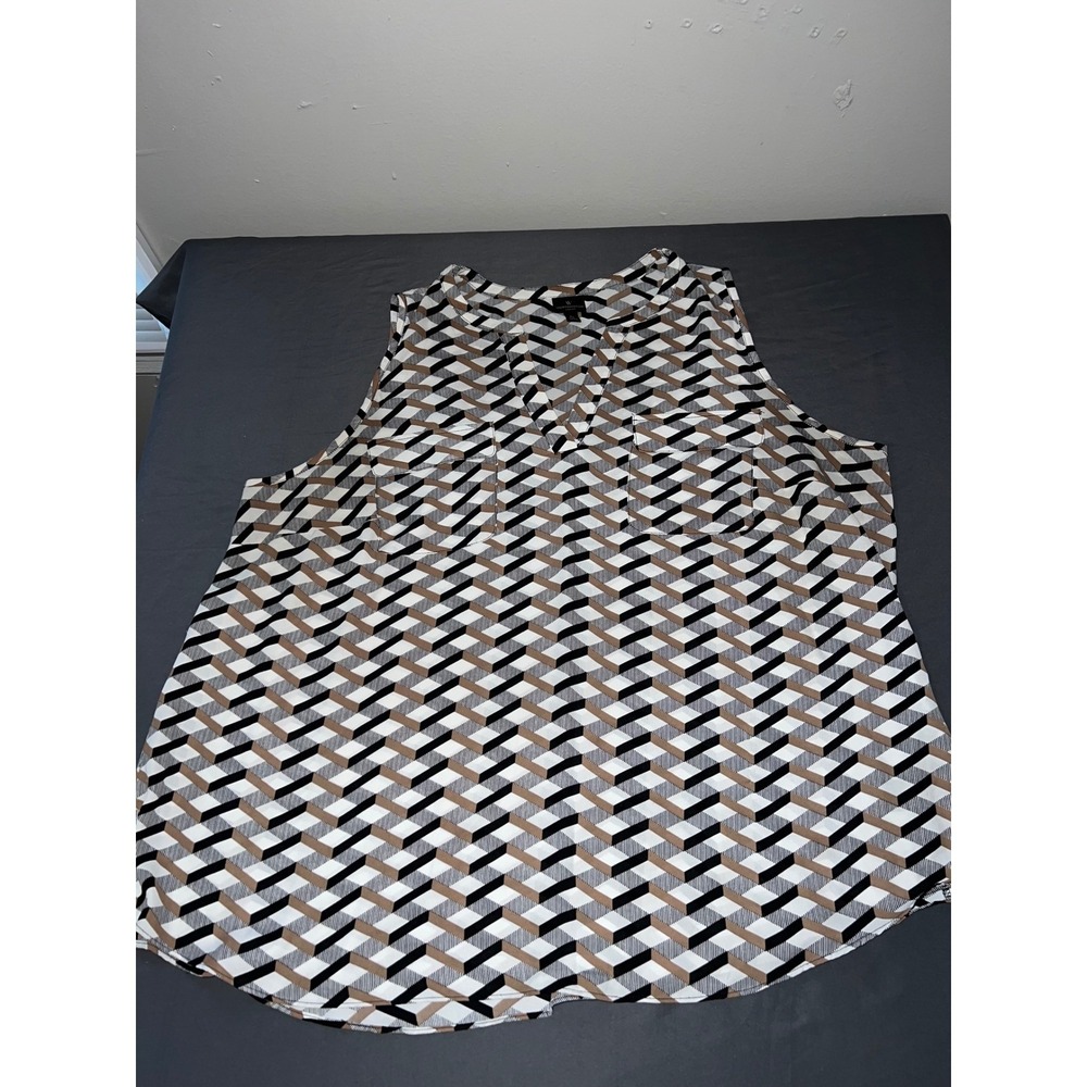 Worthington Woman Sleeveless V-Neck Geometric 3D Cube Print Blouse Tan Black 2X